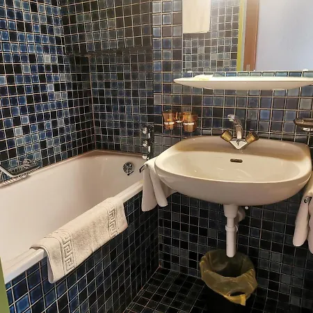Derby Hotel 3*