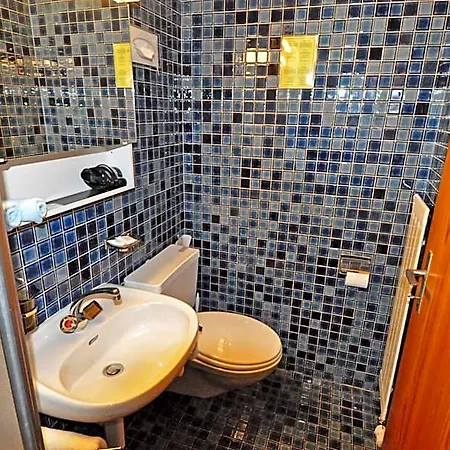 Derby Hotel 3*