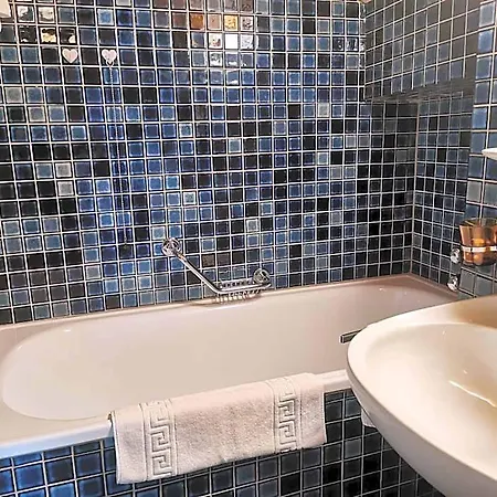 Derby Hotel 3*